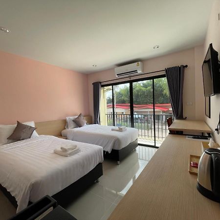 โรงแรมนิยม เอสทีเอ็น 2 - Niyom Stn 2 Hotel Ban Phue المظهر الخارجي الصورة